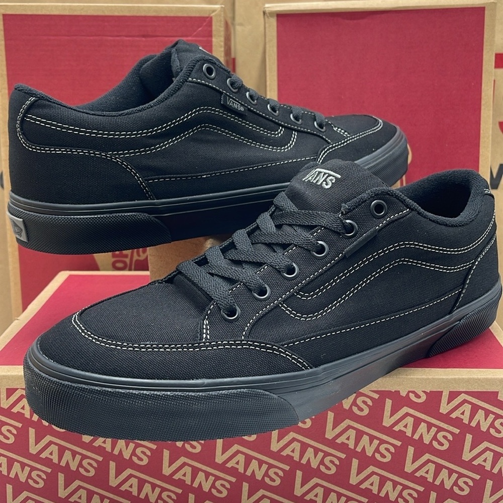 Vans Men’s Bearcat (Canvas) Black/Black
VN000DT2186
Sneakers - Picture 3 of 16